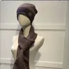 Mörkgrå designer pashmina kvinnor herr stickad halsduk hatt set vinter varma hattar och halsdukar mössa hatt för män med box llkk