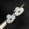 S925 Silver Luxurisk kvalitet 1 5 cm Charm Flower Clip Earring med all diamant i Platinum Color for Women Wedding Jewelry Gift HA261L