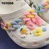 Śliczne Jelly Croc Charms JIBZ Kwiat Łuk Klamra Akcesoria Zestaw Marka Projektant Buty Urok Moda Ozdoby Do Butów Hurtowych 220720