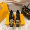 Designer Luxury Flat En cuir sandals de créateur de femmes sandales de robe sexy d'été