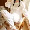 Söt Kvinnor Princess Ruffle Pajama Sats Toppar + Pants.Vintage Lady White Jacquard Cloth Pyjamas Set Victorian Girl's Home Sleepwear 220329