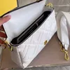 2022 borse baguette da donna più nuove della primavera borsa a tracolla da donna di design di moda lettera borsa a tracolla in pelle tinta unita di alta qualità