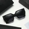 Fashion Wholesale Sunglasses Frames Designer Sun glasses Men Women Classic Vintage Shades Beach Luxury Glass Eyewear