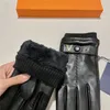 Personnalisé en cuir cinq doigts gants hommes lettre fermeture élastique gants hiver extérieur coupe-vent gant