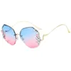 Óculos de sol Trendência da moda Personalidade de metal aparado pernas curvadas Senhoras de luxo lente oceano Glassessungusa