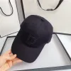 Designer Baseball Cap Embet Hats For Men Dames Letter Fited Hat WiHte en Black Caps Fashion Casual Designer Sunhats 2207271D