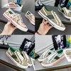 Klassiska designer Sandaler Kvinnor Casual Shoes Velcro Skateboard Shoes Canvas Retro 1977 Series Embroidered Rubber Red and Green Stripes Sneakers