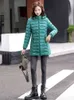 ライトシンコットンコート女性レッドロングスリムフードダウンコットンジャケット2022秋のファッションジッパーポケット暖かさ衣類l220730