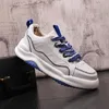 Luxe designer spiked jurk trouwschoenen lente witte niet-slip low-top casual sneakers hoogwaardige ronde teen ronde teen dikke bodem zakelijke wandeloafers