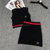 Designer de malhas de verão feminino conjuntos de vestidos de duas peças ternos com bordados de cartas 2022 meninas Milan Runway Brand Outwear T-shirt Tops camisetas e mini-saias