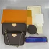 حقائب الكتف من تصميم العلامة التجارية Multi Pochette Accessoares المحافظ