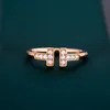 Kobiety pierścieniowe pierścienie projektantki mężczyźni marka cyrkonia pierścienie modowe regulowane 18 -karatowe złoto plisowane