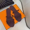 2022 Nieuwe dames slippers ketting jelly sandalen ontwerper zomer buiten plat strand slippers thuis slaapkamer schoenen mode klassieker met doos maat 35-41