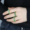 Anéis de casamento Iced fora da baguete retângulo cúbico anel de zircônia para mulheres jóias colorido de cor verde czeternity band pilha de dedão wynn22