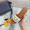 Mest populära Designer Kvinnor Tofflor Klassiker Lock It Bokstäver Imprims Sandaler Blommig Slide Sommar utomhus Lady Flip Flop