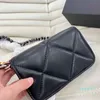 Designer-Damen-Minitasche mit kleiner Klappe, weiß, schwarz, grün, Umhängetaschen, klassische Handtasche, mehrfarbig, übergroße Metallkette