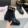 Najwyższej jakości designerskie buty Martens Kobiety jesienne zima nowe europejskie i amerykańskie tweedowe botki kostki z wysoką okrągłą głową i nogą but z nogą