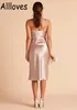 Silk Satin Chic Short Bridesmid Dresses Spaghetti Straps STELESS Simple Boho Garden Maid of Honor Gowns Kne Length Open Back Bright Wedding Guest Party Robes CL0539