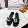 Włochy projektantki Slipper luksusowe kobiety marki sandałów Slajdowe Kapcie z płaskim dnem Flip Flip Design Design