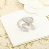 S925 Серебряное высшее качество панк -кольцо панк -полоса со всеми бриллиантами и формой бабочек в платиновом цвете для женщин Обручание ювелирные изделия.