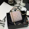 Оригинальный качественный мини -мешок для лопаток с верхней ручкой дизайнерские женщины поперечные сумки для кузова алмазные решетки роскошные дизайнеры пакеты на плечо w5655
