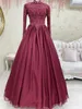 Claret Red A-Line Lace Muslim Formell Engagemang Prom Klänning High Neck Beaded Appliques Dubai Arabiska Långärmade Kvällar Kvinnor