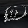 Orecchini Collana Moda di lusso Elegante fiore di strass Set di gioielli da sposa Set di lacrima color argento per regalo di nozze da donna