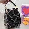 الرباط دلو حقيبة المرأة حقيبة يد حقيبة crossbody أسود أبيض اللون سلسلة البوكر تصميم الحرف الكلاسيكية حقائب اليد الداخلية سستة الجيب 2588