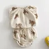 衣料品セット漫画ベアプリントベビー服サマービンテージリネンコットンノースリーブシャツPPショートパンツ幼児の女の子の衣装のスーツ