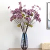 Guirnaldas de flores decorativas Rama de hortensia artificial para la decoración de la fiesta de cumpleaños de la boda Flor de plástico de seda de otoño Decoración de la habitación falsa