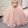 Романтические светло -розовые D цветы мяч Quinceanera Prompes с платьем на платью с мысом кафтан