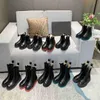 مصممة نساء أحذية الإطارات الأصلية الجلود العالية منخفضة أعلى الحذاء حلوى اللون الكاحل Haif Cowskin Chelsea Zipper Shoes Winter Outdoor Mastered
