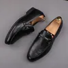 Zapatos de moda para hombre de estilo británico, vestido de fiesta de boda, zapatos de conducción sin cordones, zapatillas para fumar, mocasines transpirables