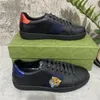 2022 Designer-Sneaker Männer Damen Casual Shoes Mode weiß echtes Leder Luxusblumblume bestickt flach sportgröße 35-46 mit Box