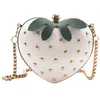 Borse da sera Cute Strawberry a forma di cuore Pochette da donna Fashion Ladies Borse a catena e borsette Borsa a tracolla da mini party con rivetto femminileAnche