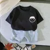 صيف المولود بلاد فتيان فتيات الملابس ملابس مجموعات Pullover tshirt shirt shorts بدلات للطفل 1st عيد ميلاد الملابس مجموعة 220608