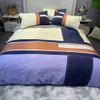 寝具は高級デザイナークイーン布団カバー2枕カバーをセットします