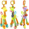 Ringande papper Barnvagn Hängande plysch leksak 0-1 år gamla ringer tänder giraff säng klocka att träna barnets grepp förmåga och visionär lätt baby vård