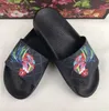 Tasarımcı terlik lastik slayt yaz sandalet kadınlar 39 sandalet klasik çiçek damask gündelik dişli taban erkek sandalet parmak arası terlik toptan bayanlar ve çizgili