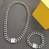 Mässing hänge halsband för män kvinna hög kvalitet kärlekskedjor silver armband sätter kvinnor lyxdesigner f smycken med låda