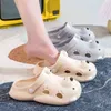 Pantofole Mo Dou Suola spessa Sandali da donna estivi di alta qualità Pantofole a forma di orso carino per uomo Scarpe da spiaggia antiscivolo all'aperto Drop Shipping 220428