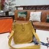10 colores Bolsas para mujeres de hombro para mujer Diseñador de bolsas de cuero genuino Mujeres Evelyn Bag Bag Bag Bag Body Bolsos de embrague Top 2206131