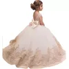 2022 Güzel Çiçek Kız Elbiseleri Bebek Bebek Yürümeye Başlayan Vaftiz Elbise Saten Abiye Doğum Günü Partisi Elbise Custom Made Puff Sleeve With Tail B0622x12