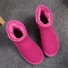 2022 Venta caliente clásico corto U5854 mujeres botas de nieve mantener caliente bota Última moda piel de oveja piel de vaca botas de felpa de cuero genuino US4-13