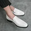 Nya brittiska mäns White Black Monk Slip On Strap Oxford Shoes Moccasins Wedding Prom Homecoming Party Footwear Zapatos Hombre