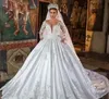 Robe de mariée de la robe de boules Dubaï 2022 Robes de mariée Cristaux de perles PLUS Taille Taille Dentelle Appliquée Robe de mariage Custom Cust Vog343
