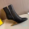 黒の彫刻スロープヒールアンクルブーツメタリックハイヒールスクエアトゥサイドジップカーフスキンブーツ女性のための高級デザイナーシューズ工場履物ショートブーツ5