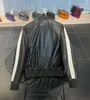 メンズラグジュアリー衣料品ブランドデザイナーレザージャケット高品質のシープスキン素材バイクジャケットファッション刺繍デザインメンカジュアルジッパージャケット