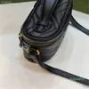 Diseñador Bolso de cuero acolchado blanco Estuche cosmético Bolso de lujo para mujer Bolso de cuero suave con accesorios retro dorados bolsos negros