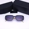 Gafas de sol de diseñador de moda para hombres Protección UV Gafas de sol polarizadas Marco rectangular Recorte Templos de metal Gafas Anteojos Lentes